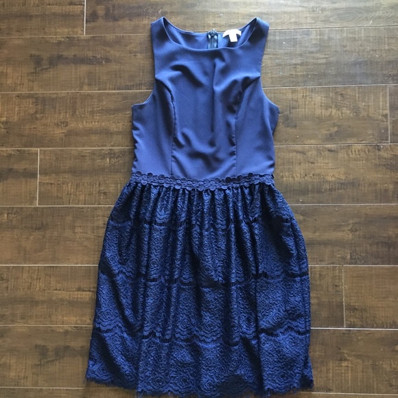 Blue lace dress - Picture 1 of 1